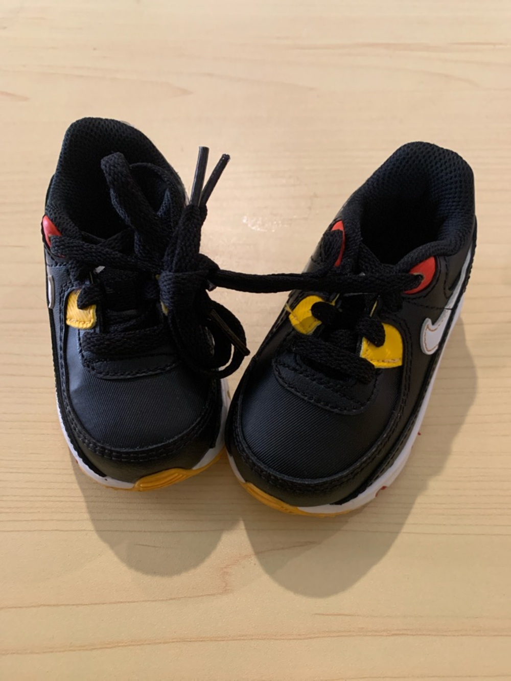 Nike Kids in Black/Yellow